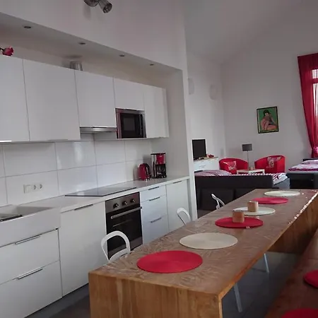 Jordanshof Rot Apartmán